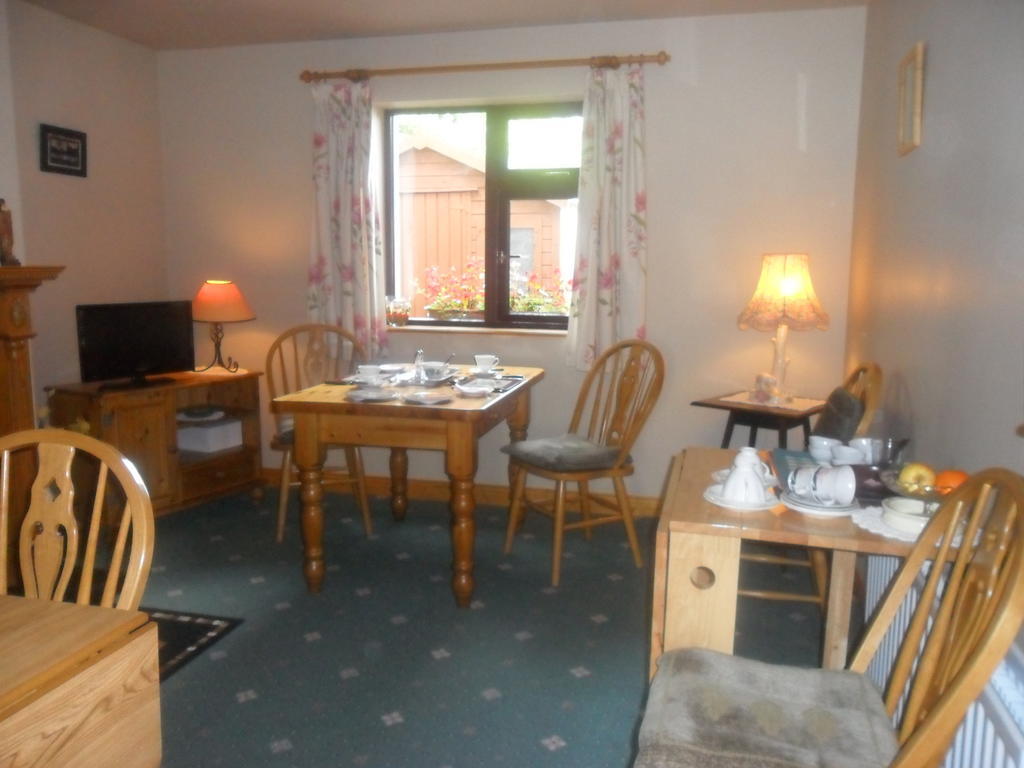 Glen House Room Only Accommodation Йол Экстерьер фото
